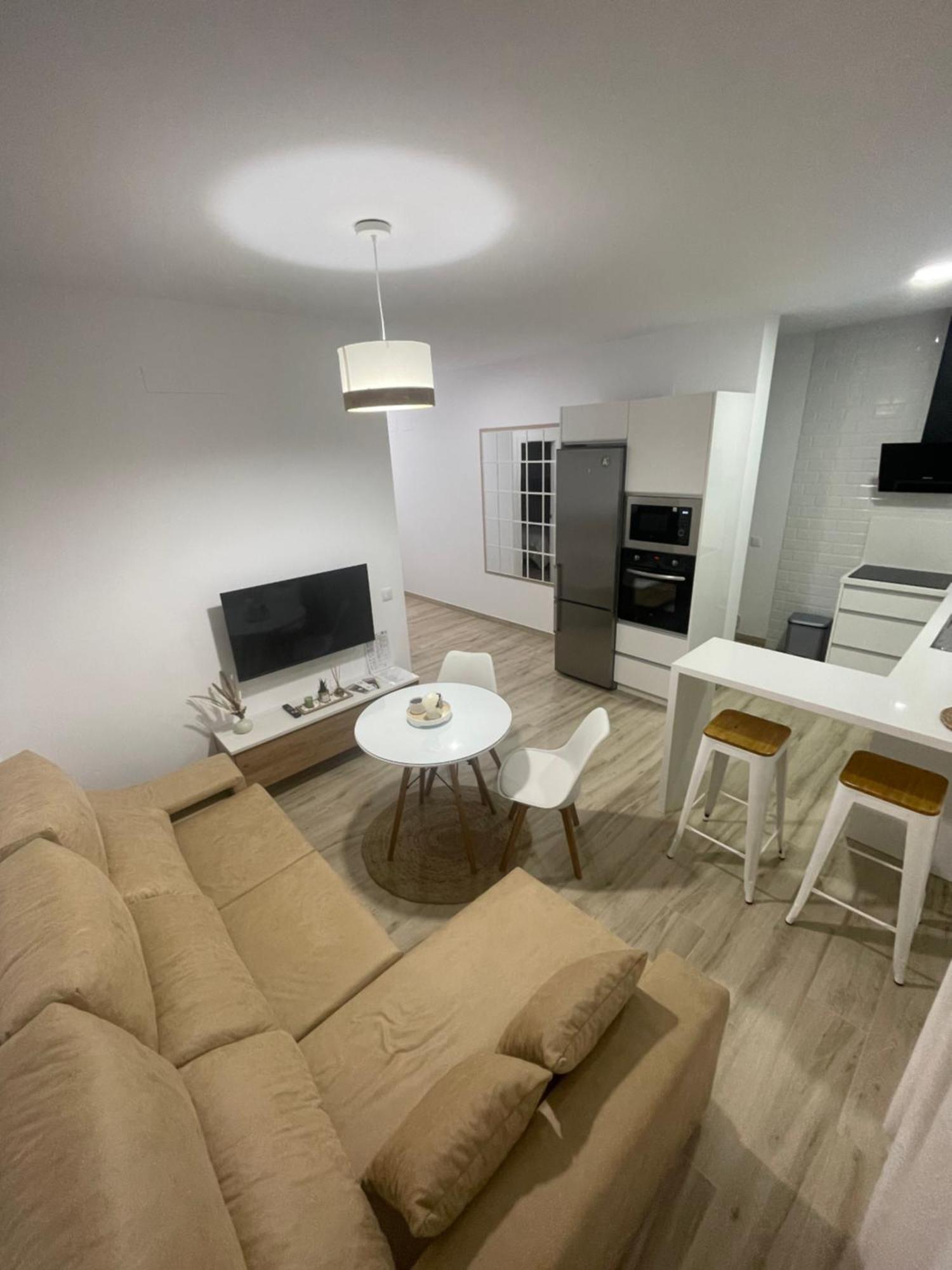 Apartamento Vitelio Кармона Екстериор снимка