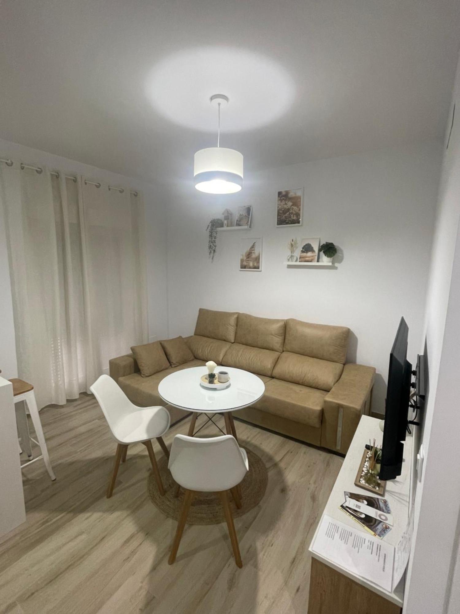 Apartamento Vitelio Кармона Екстериор снимка