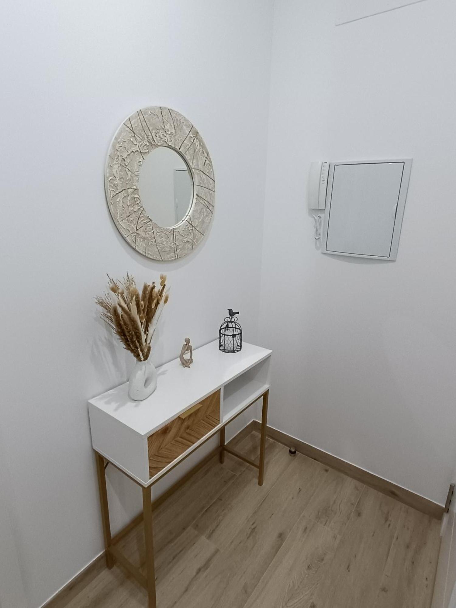 Apartamento Vitelio Кармона Екстериор снимка