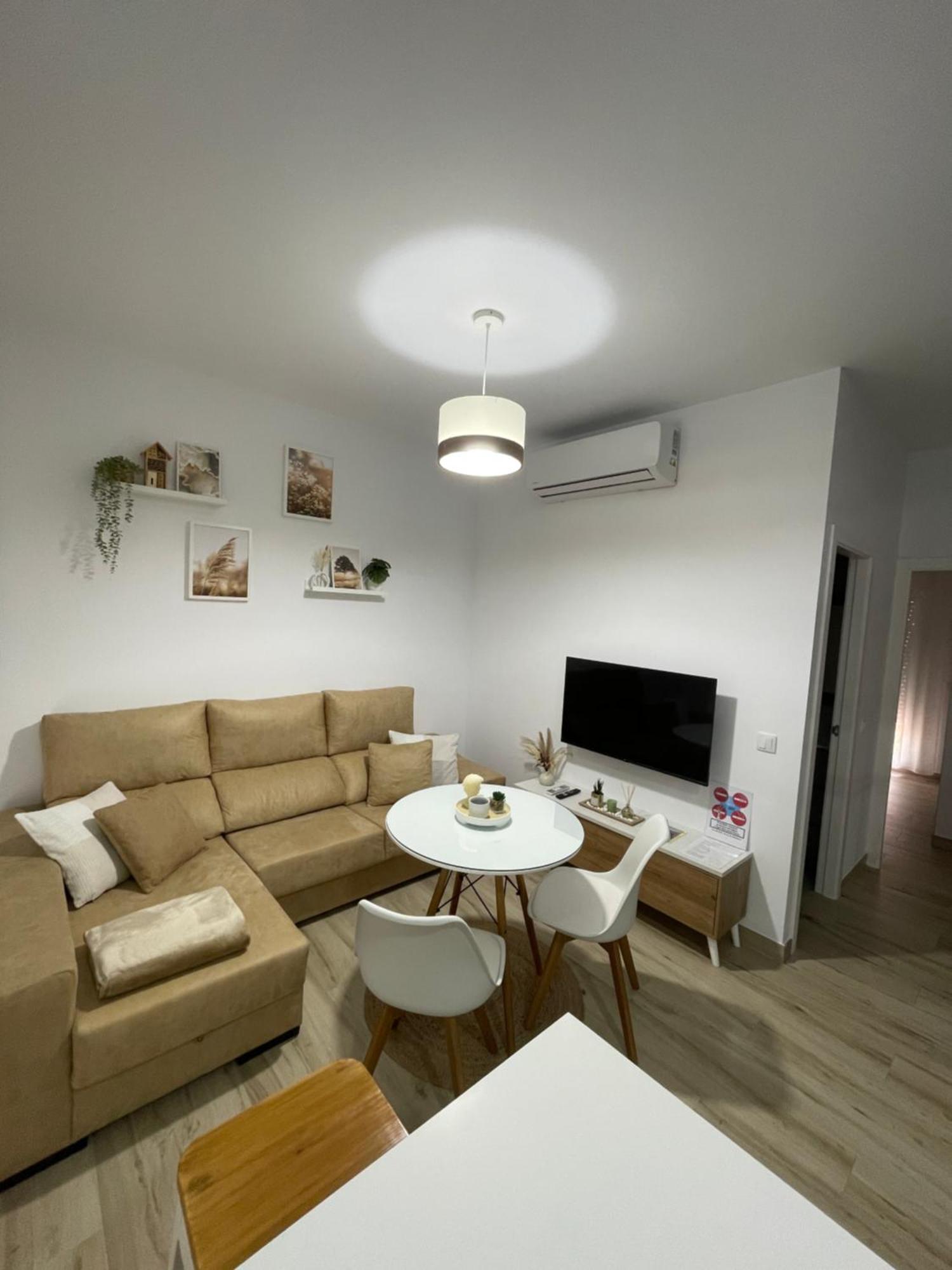 Apartamento Vitelio Кармона Екстериор снимка